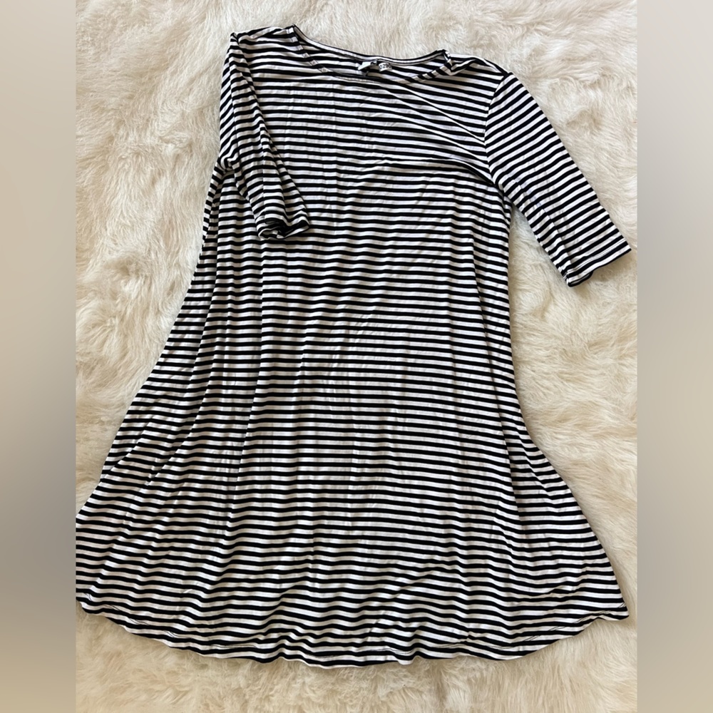 Old navy sz s 3/4 sleeve shift a line dress black and white striped 0290